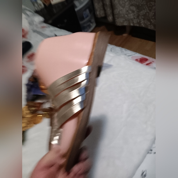 Like New condition sandals shoes for women size 7 - Picture 4 of 6